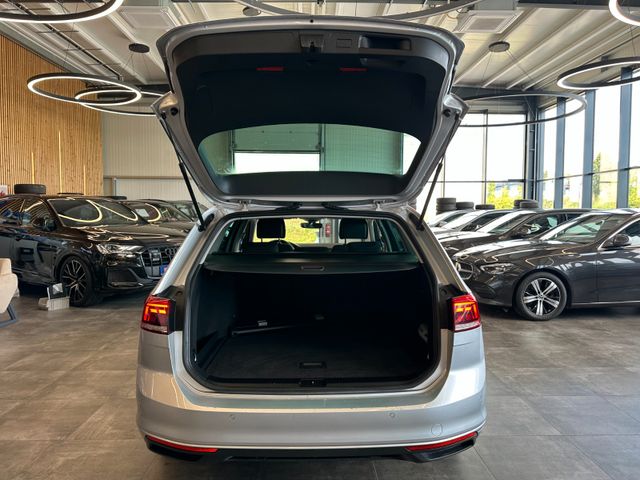Volkswagen Passat *KEYLESS*ACC*AHK*NAV*3-ZONEN*LED*
