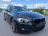 BMW 320 i M SPORT SHADOW LINE*LED*LEDER*VAVI*KAMERA - BMW 3er Reihe in Duisburg