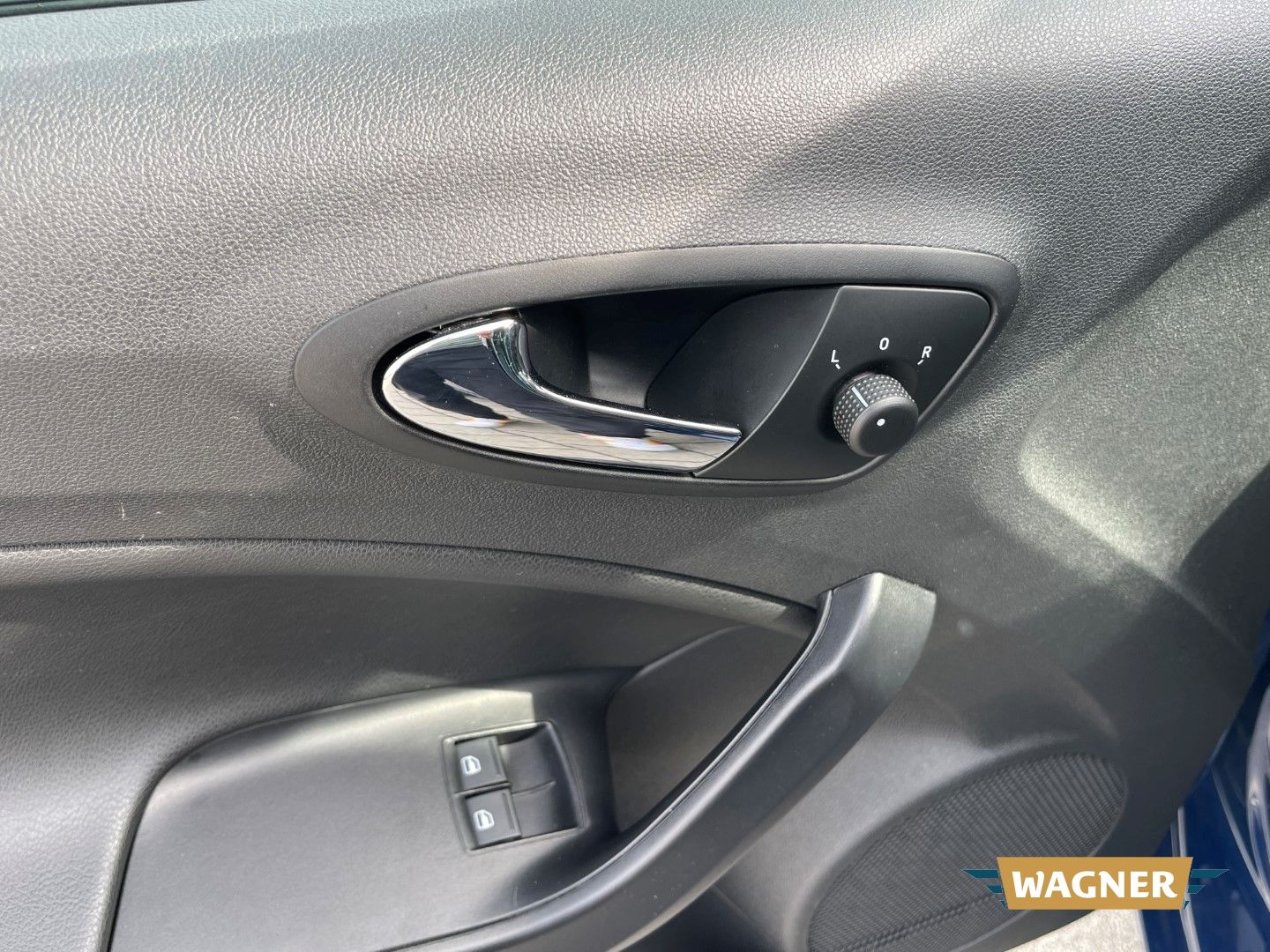 Fahrzeugabbildung SEAT Ibiza Connect Klimaautomatik Sitzheizung