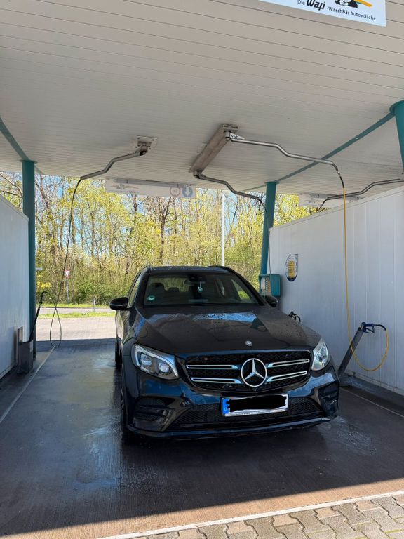 Image of Mercedes-Benz GLC 250
