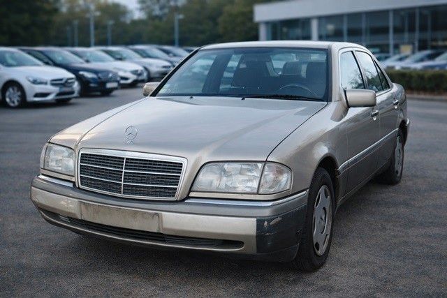 Angebot ansehen Mercedes-Benz C 180
