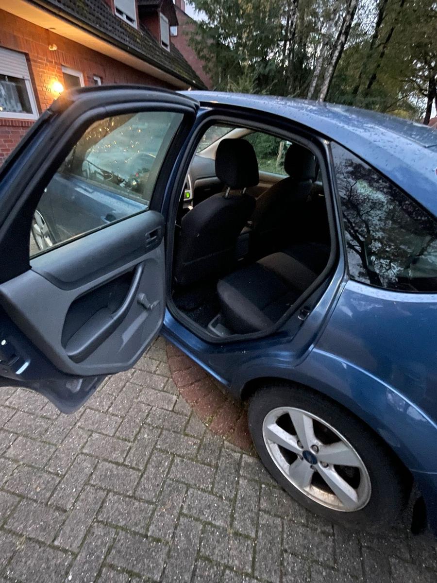 Ford Focus 2005 — photo 13