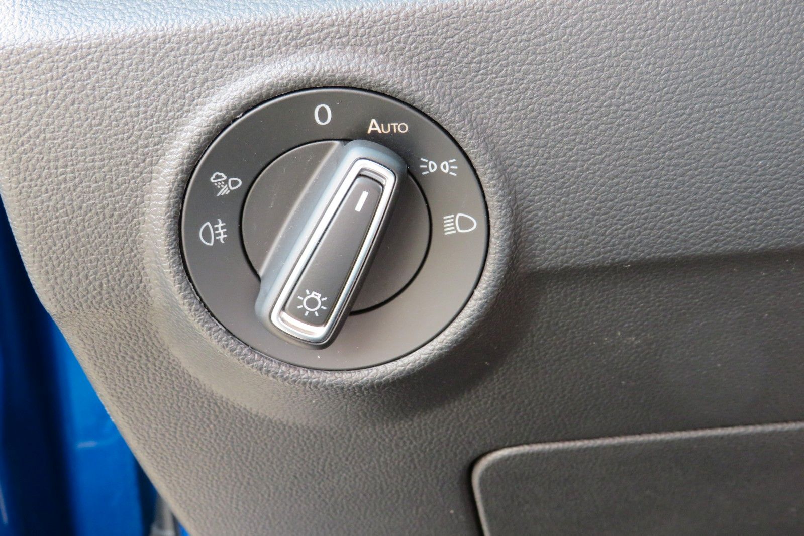 Fahrzeugabbildung Volkswagen T-Roc Style KAMERA ACC NAVI APP SITZH DIGI-COPI