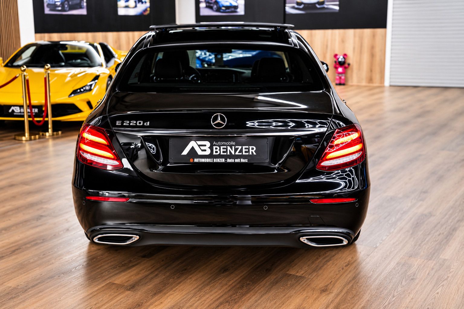 Fahrzeugabbildung Mercedes-Benz E 220 E 220 d Avantgarde *Pano*Ambiente*Widescre