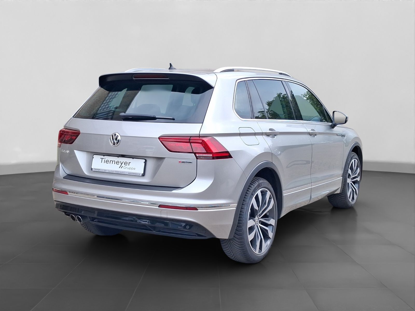 Volkswagen Tiguan 2.0 TSI DSG 4M R-LINE AHK KAMERA PDC HuD foto 3