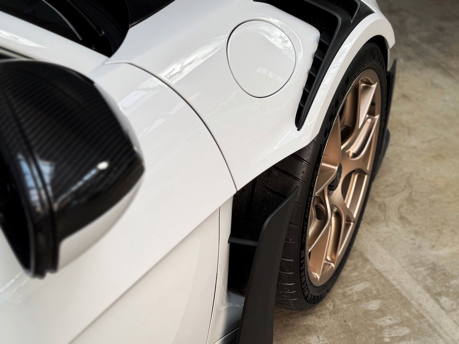 Fahrzeugabbildung Porsche 992 GT3RS + Weissach + PCCB + Clubsport + Magnes