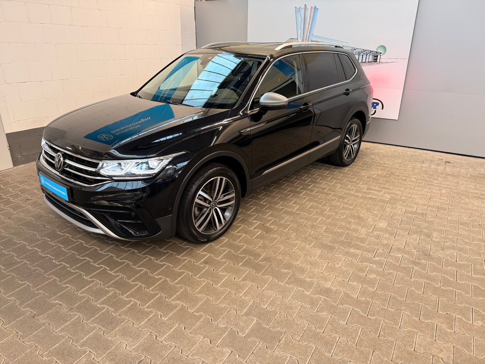 Fahrzeugabbildung Volkswagen Tiguan Alls. 2,0 TDI Eleg. 4Motion + AHK +Kamera