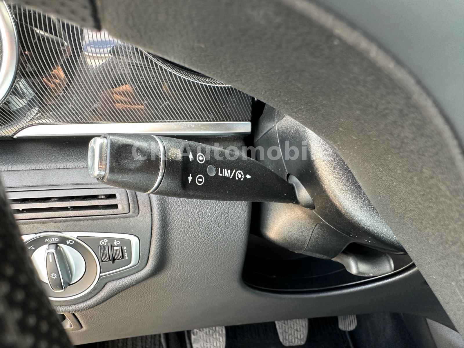 Fahrzeugabbildung Mercedes-Benz V 200d Rise Kompakt/5 Sitze/Klima/ Tempomat