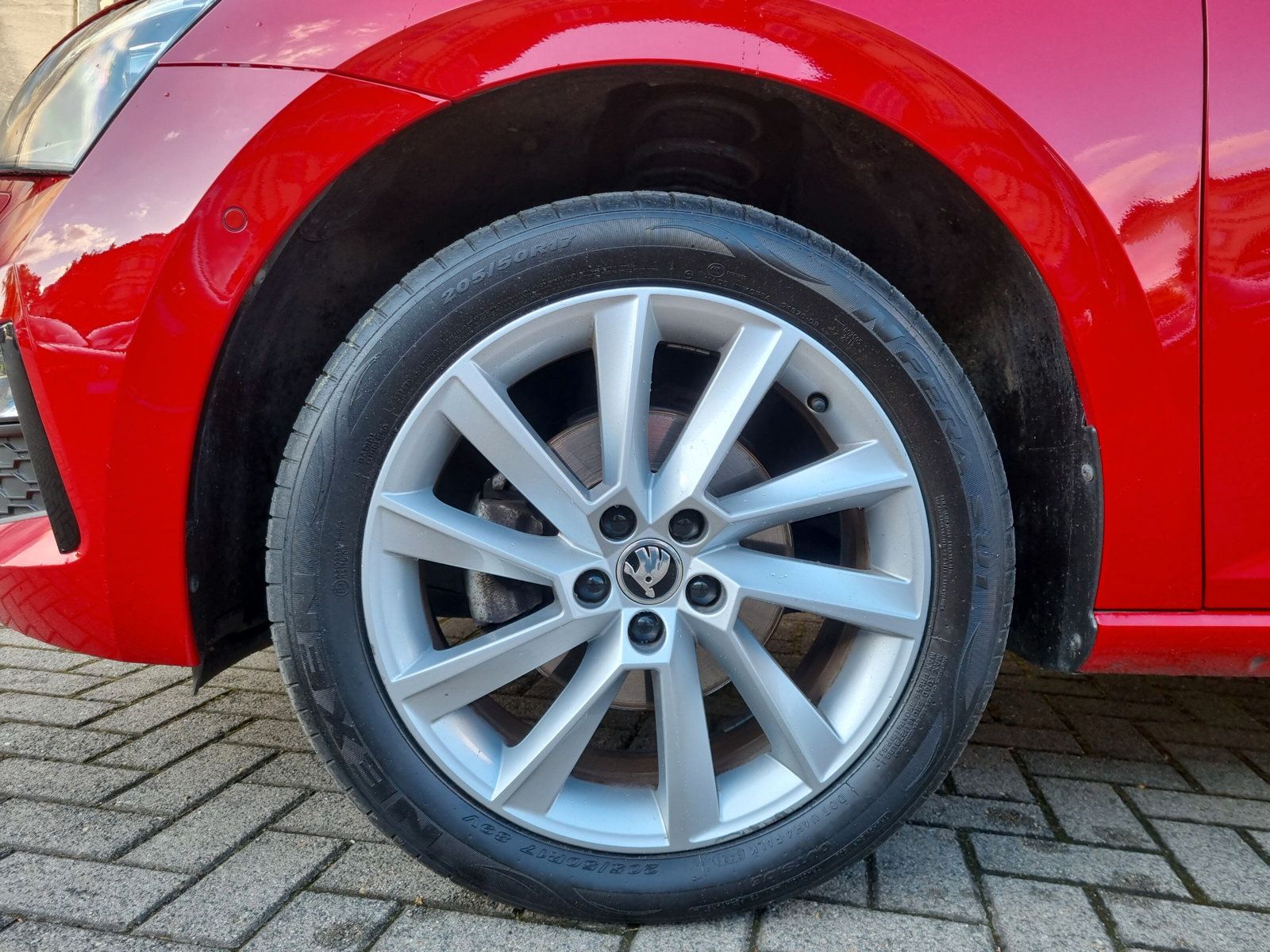Fahrzeugabbildung SKODA Scala 1.5 TSI DSG Clever AHK eKLAPPE LED KAMERA