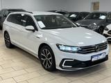 Volkswagen Passat GTECarPlay*AHK*Navi*4xSHZ*LED*ACC*R-Cam - VW Passat in Bonn