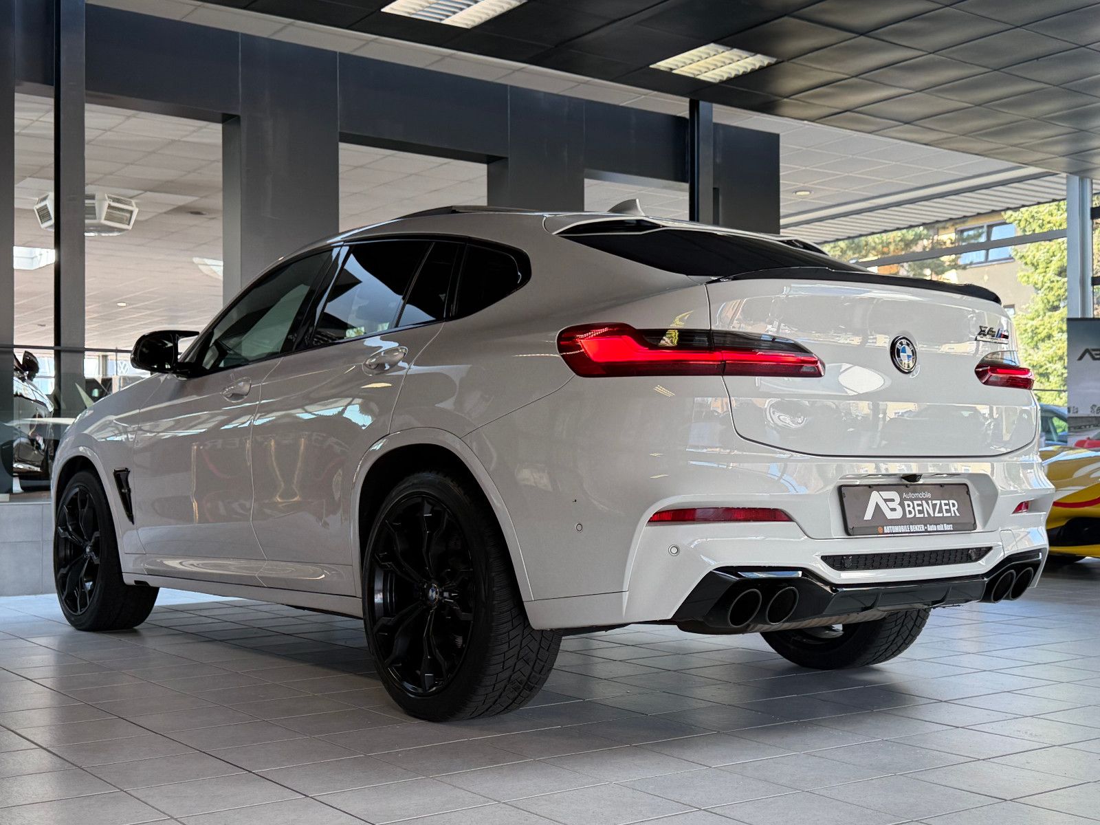 Fahrzeugabbildung BMW X4 M Competition/HUD/HARMAN-KARDON/S-DACH/AMBIEN