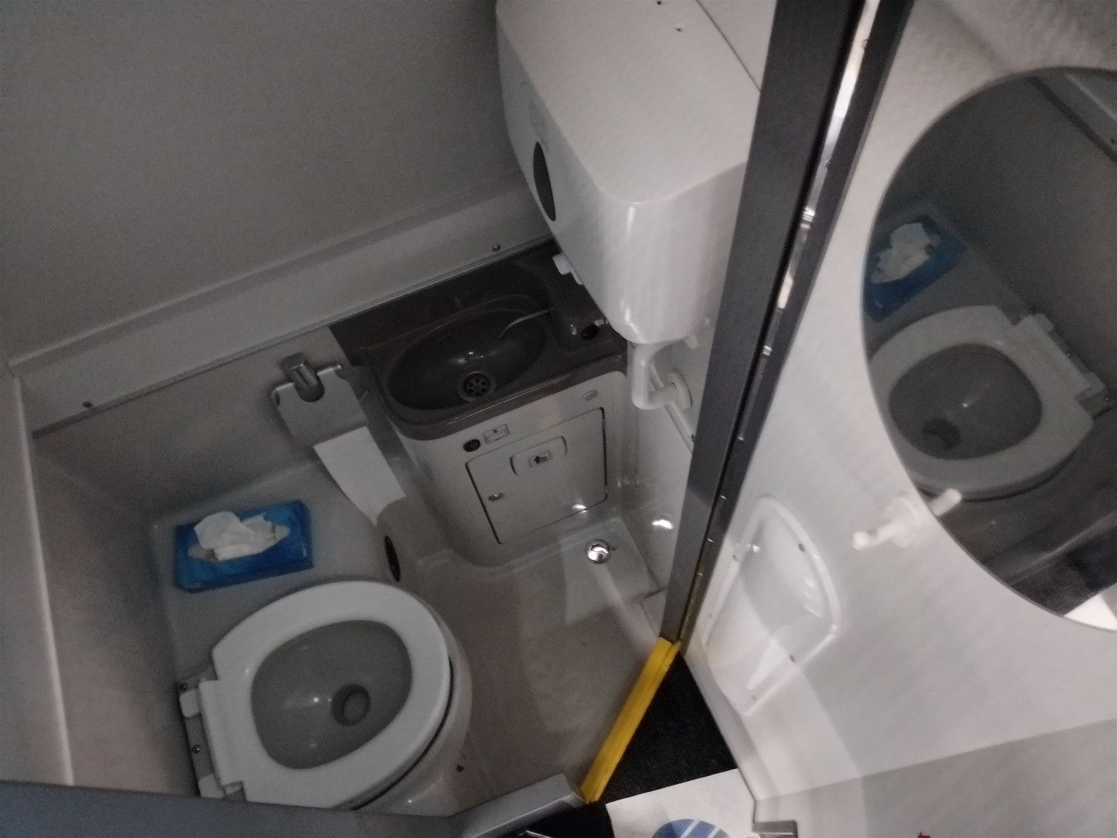 VANHOOL  2019 - Image 33 of 50