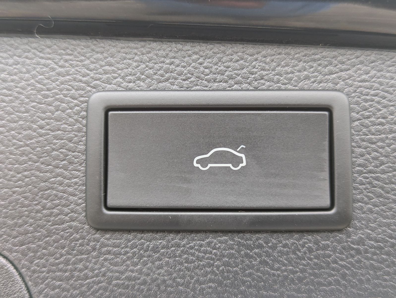 Fahrzeugabbildung SKODA Superb 2.0 TDI 4x4 Selection MATRIX*AHK*5J GAR.