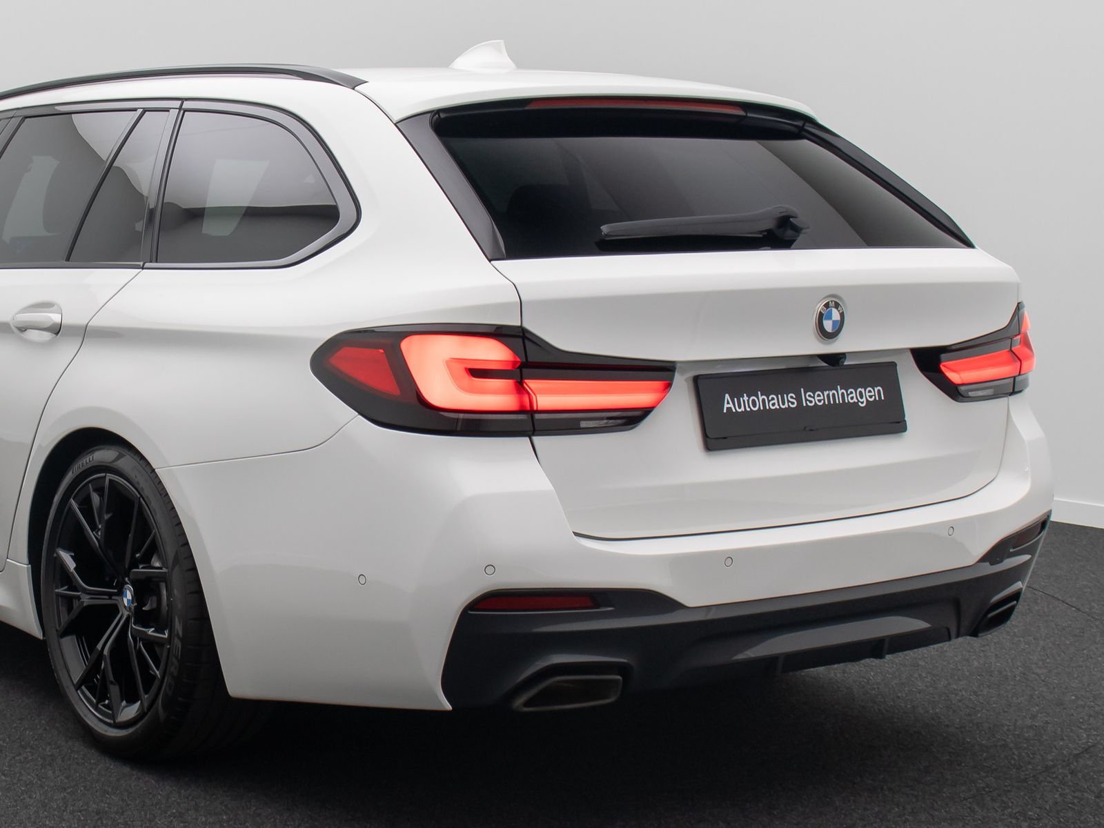 Fahrzeugabbildung BMW 540i xD M Sport 360°Memory DAB AHK Belüftung H/K