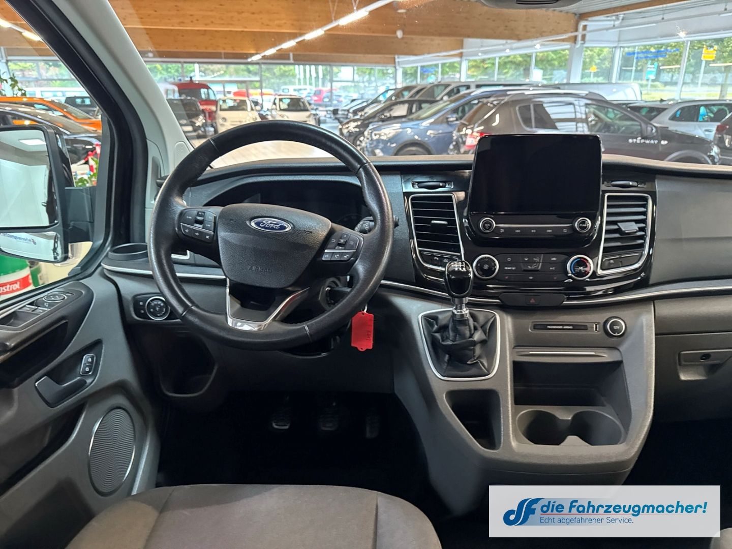 Fahrzeugabbildung Ford Tourneo Custom 320 L2 Titanium X 2.0 TDCi  AHK N