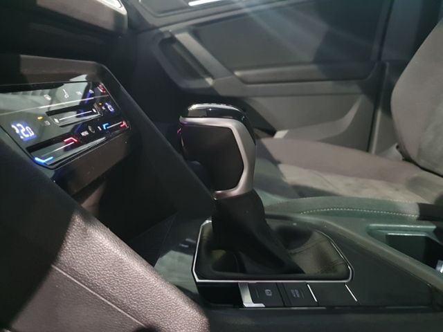 Fahrzeugabbildung Volkswagen Tiguan 1.5 TSI DSG Life STANDHZG NAVI RFK LED AC