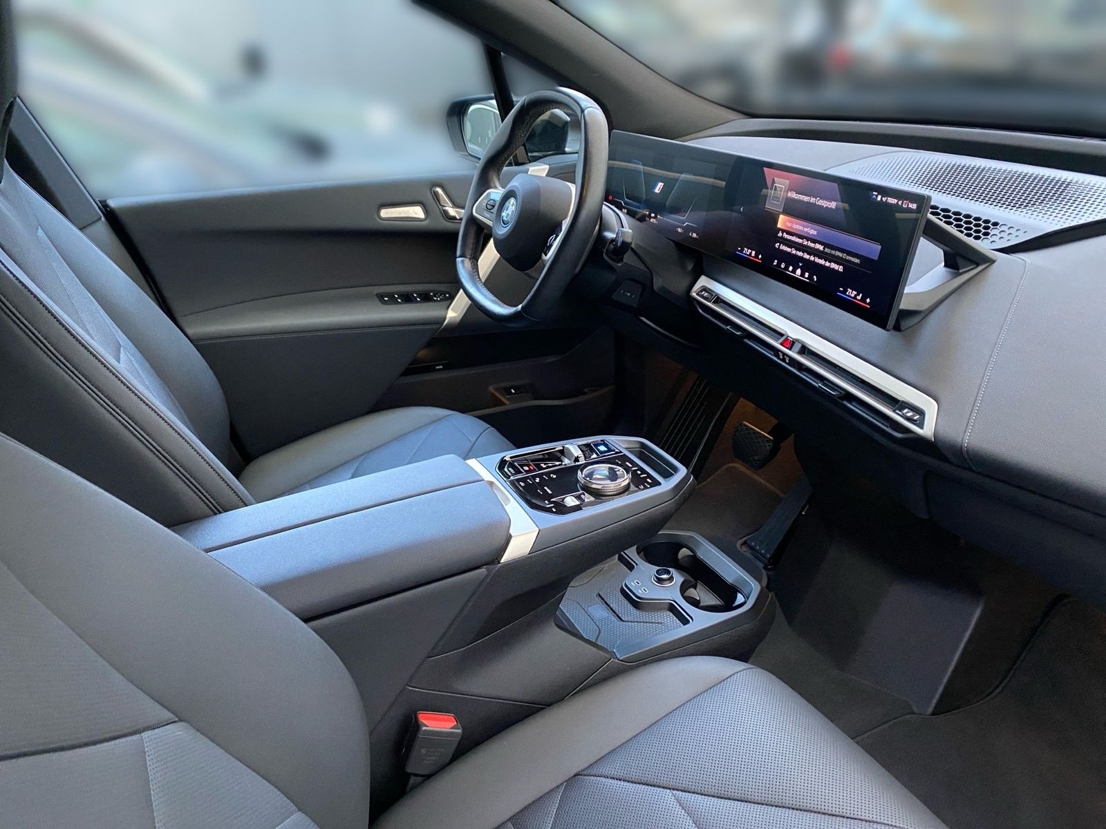 BMW iX xDrive40 Sportpaket Pano Sky DA Prof. 22´´ AH foto 4