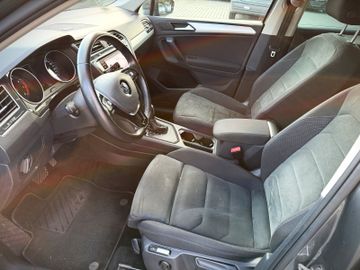 Volkswagen Tiguan - 12