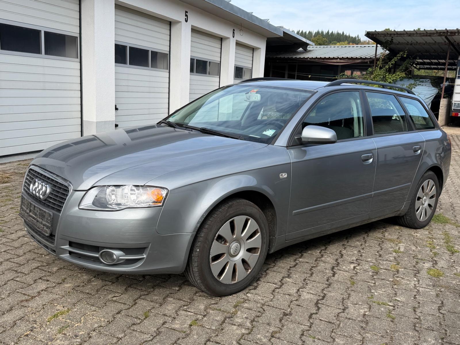 Audi A4 2006 — rear view