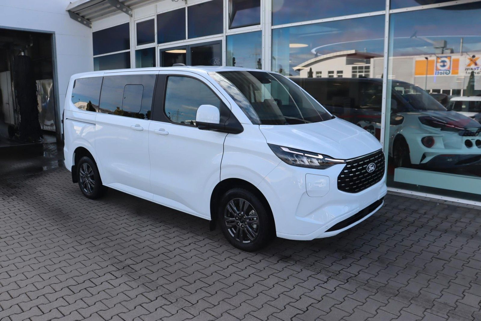 Ford Tourneo Custom Titanium 2.5l PHEV 340 L1 0,0%*