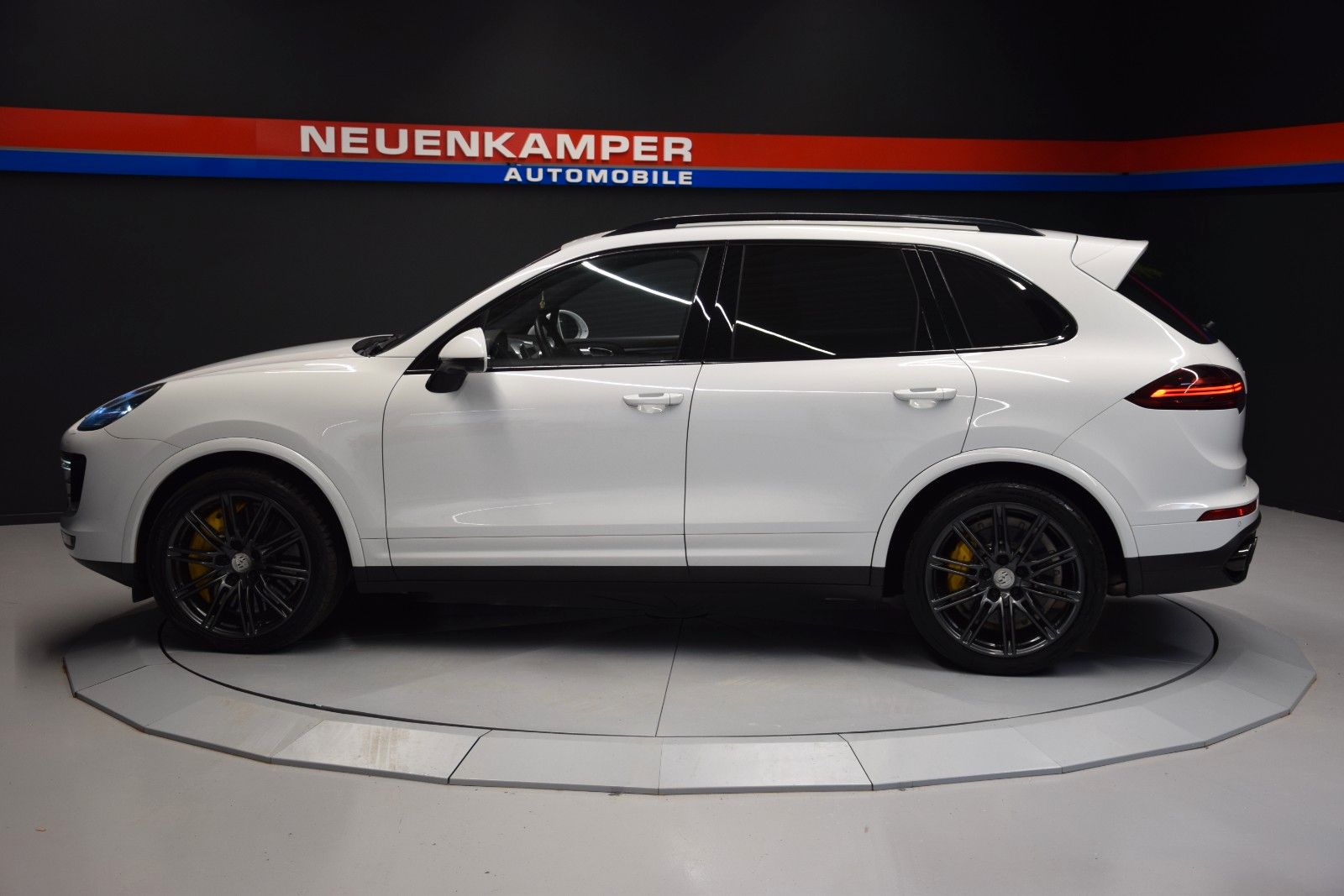Fahrzeugabbildung Porsche Cayenne Turbo S ACC Luft Sitzbel. s.AGA LED 360°