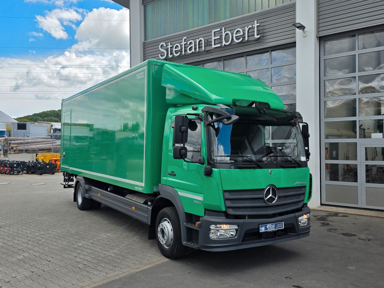 Fahrzeugabbildung Mercedes-Benz Atego 1524 L LBW 2.000kg Tür Kamera Spoiler