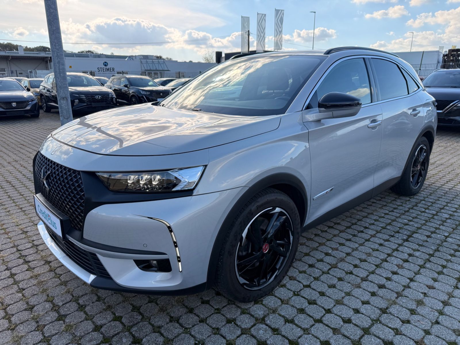 DS Automobiles DS7 E-Tense 4x4 300 Performance Line+ Autom imagem 3