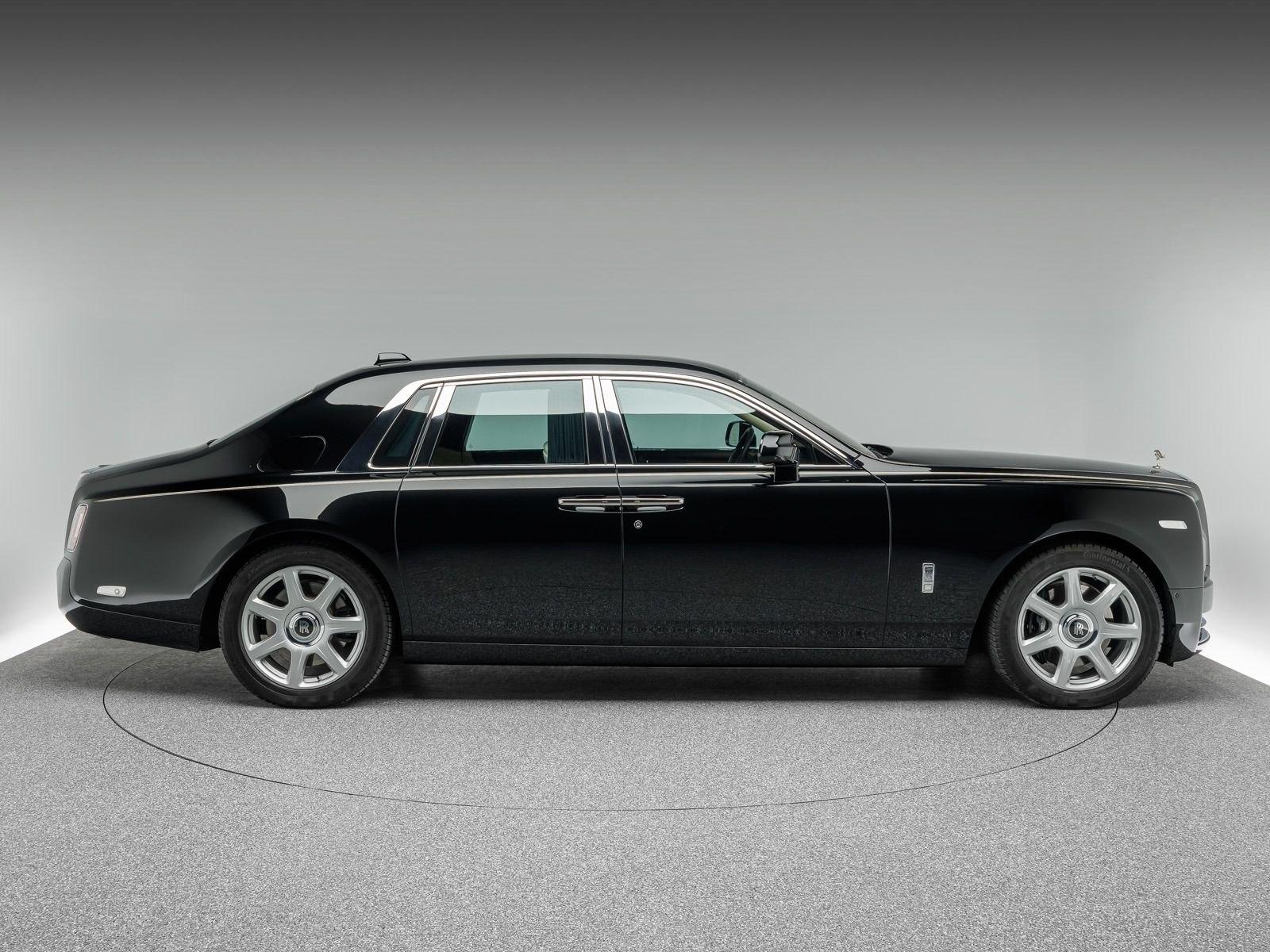 Rolls-Royce Phantom VIII * TWIN COACHLINE *