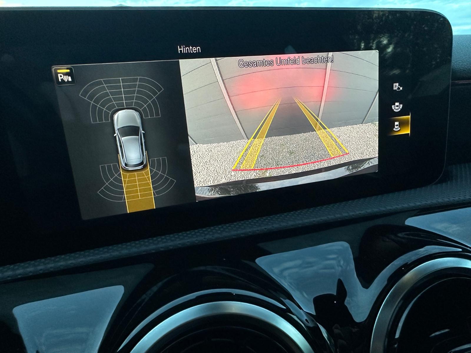Mercedes-Benz A 250 AMG-Line GARANTIE/APPLE-CAR-PLAY/SPUR/LED