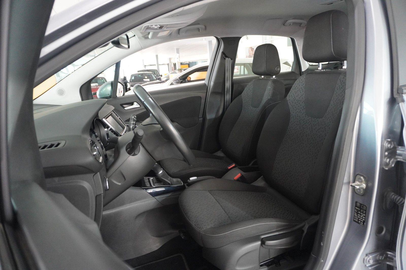 Fahrzeugabbildung Opel Crossland (X) 1.2 EDITION NAVI/LED/TEMP./DAB+