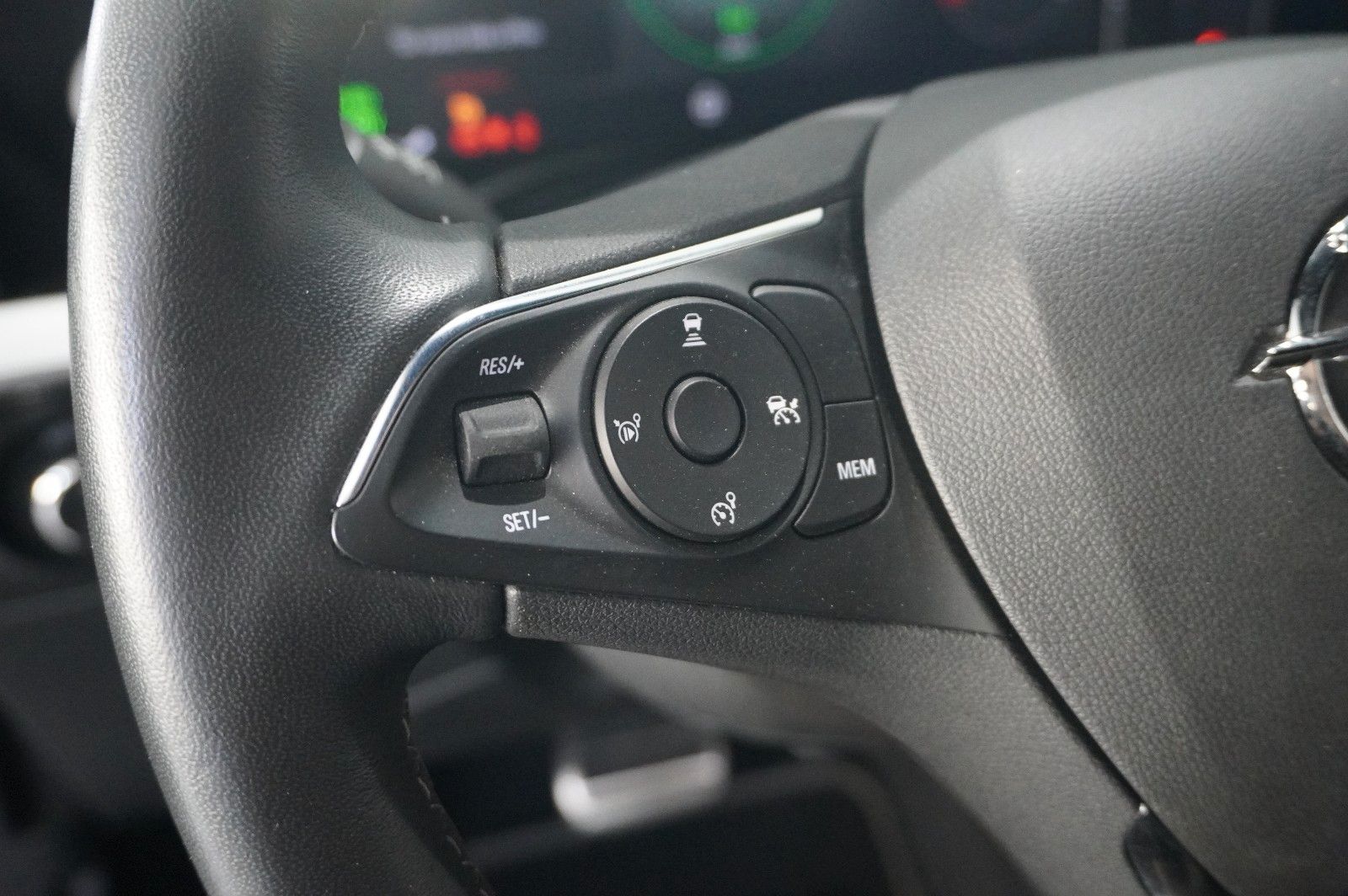 Fahrzeugabbildung Opel Mokka-e ULTIMATE 3-PHASIG NAVI/LED/KAMERA/DAB+