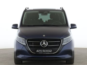 Mercedes V 220 - 3