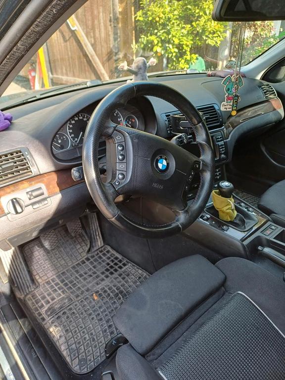 BMW 330