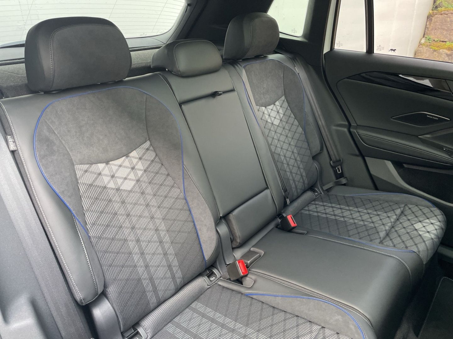 Tiguan 1.5 TSI eHybrid DSG HUD/AHK/Pano/DCC Pro