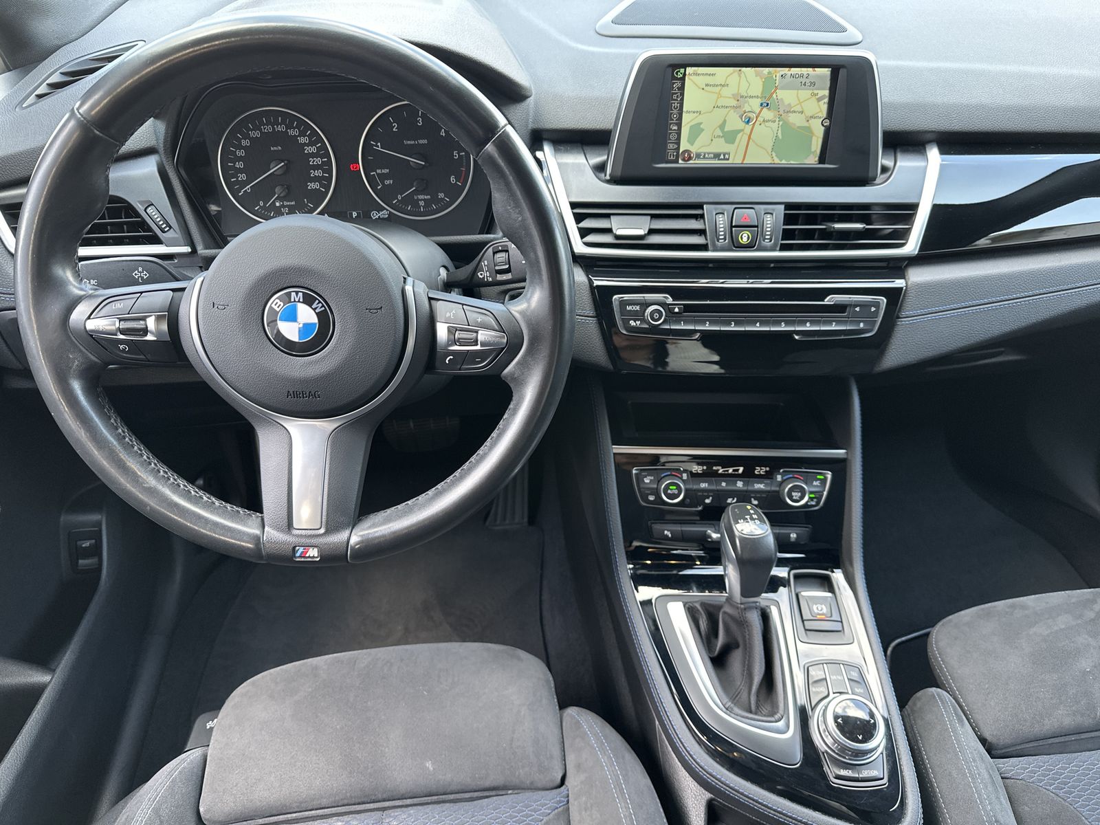Fahrzeugabbildung BMW 220d Active Tourer M-Sport NAV+LED+HIFI+18ZO+EU6