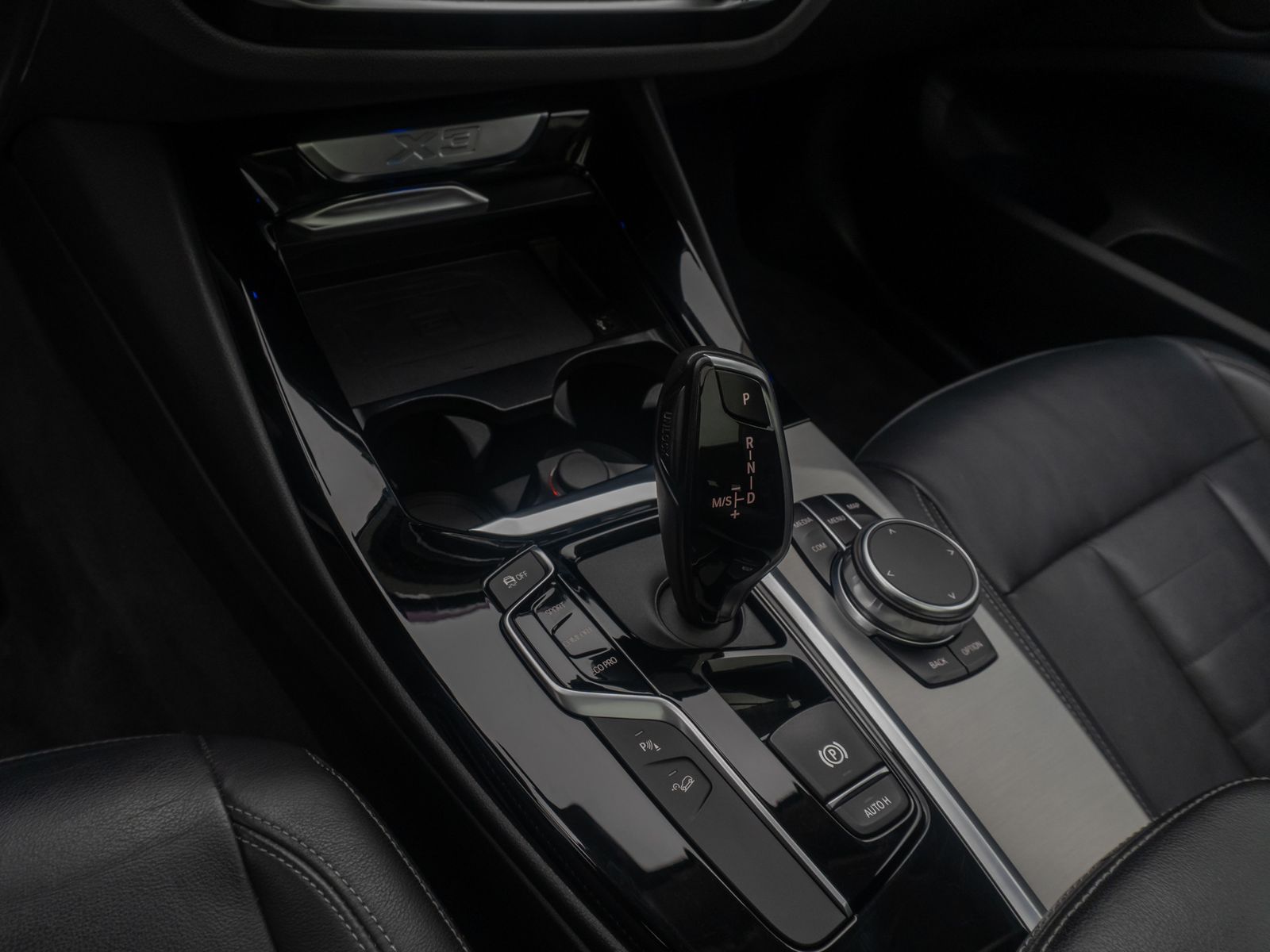 Fahrzeugabbildung BMW X3 xD30i Luxury Line AHK Panorama HUD DAB 21Zoll