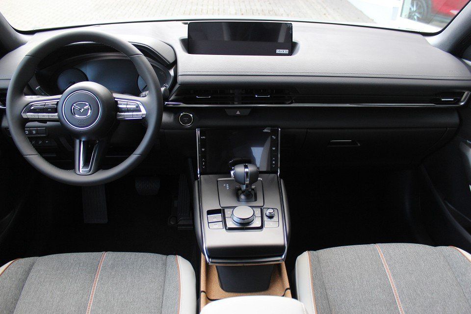 Fahrzeugabbildung Mazda MX-30 EV First Edition Advantage Modern Confiden