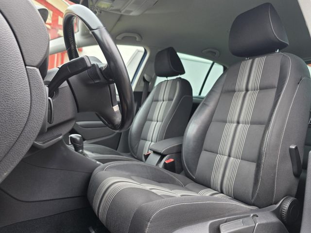 VW Golf — Foto 15