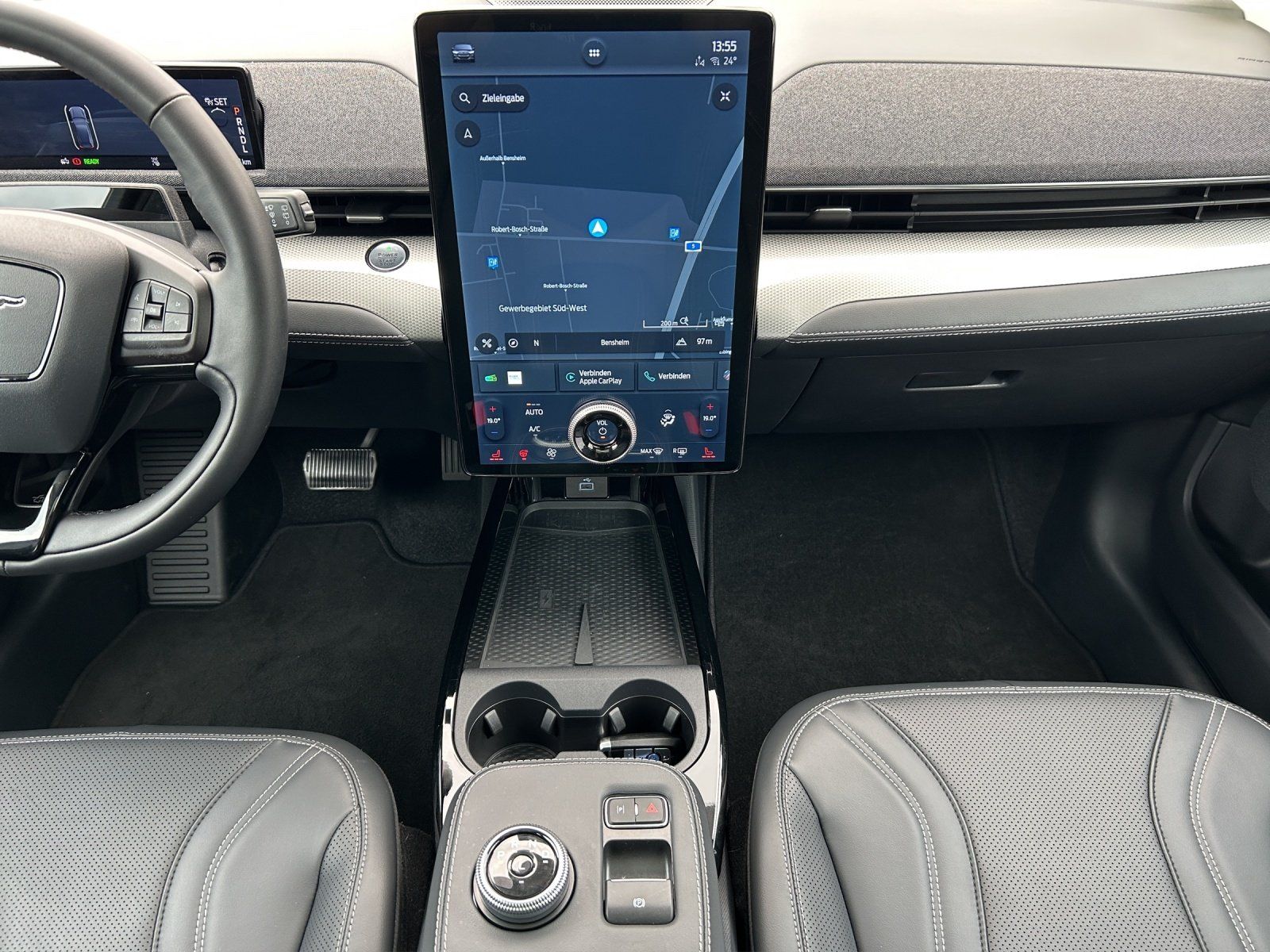 Fahrzeugabbildung Ford Mustang MACH-E Navi Leder Panodach