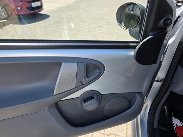 TOYOTA Aygo — Foto 11