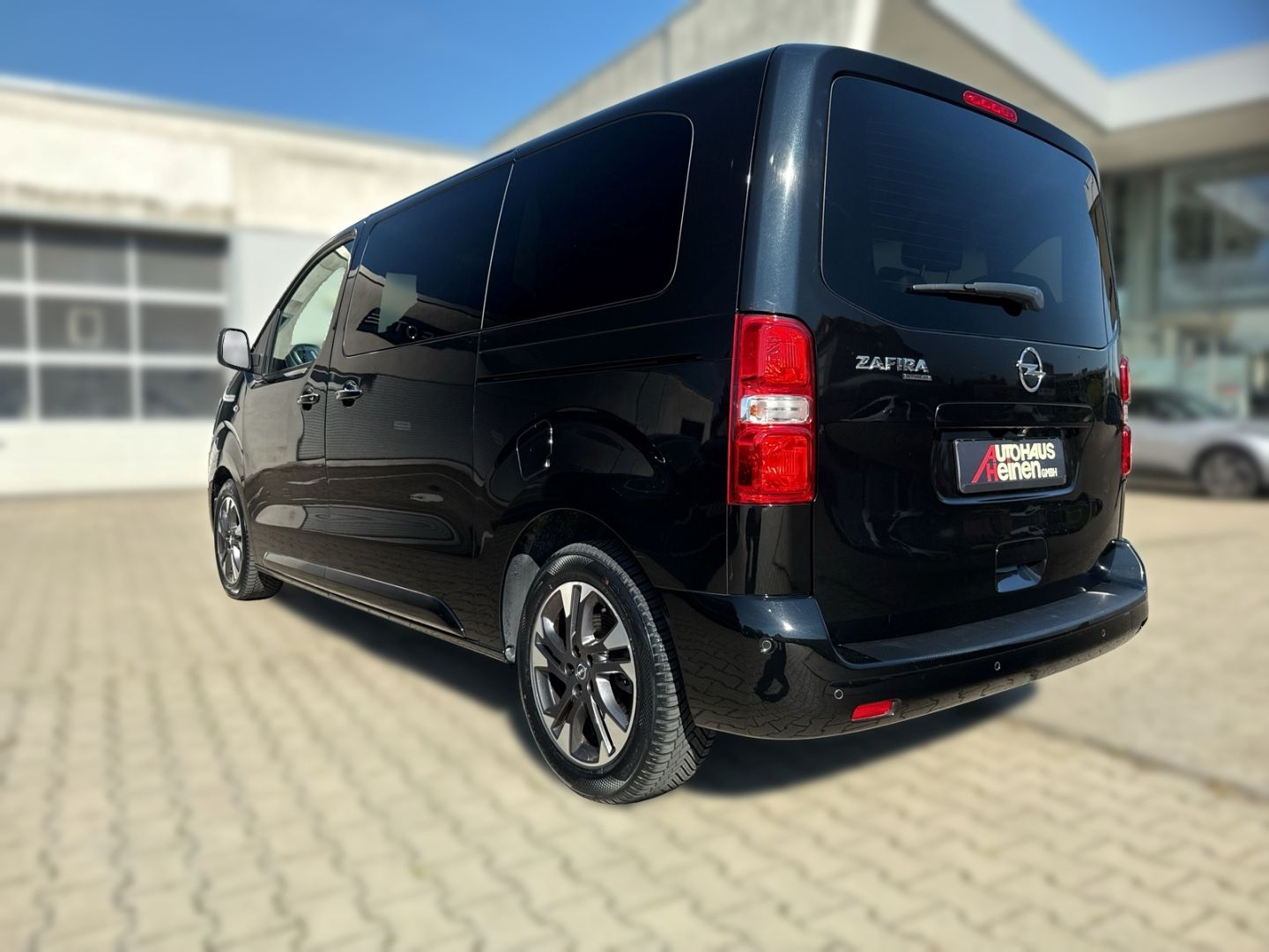 Fahrzeugabbildung Opel Zafira Tourer M 2.0 D EU6d-T Life HUD Navi Leder