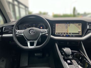 Volkswagen Touareg - 9