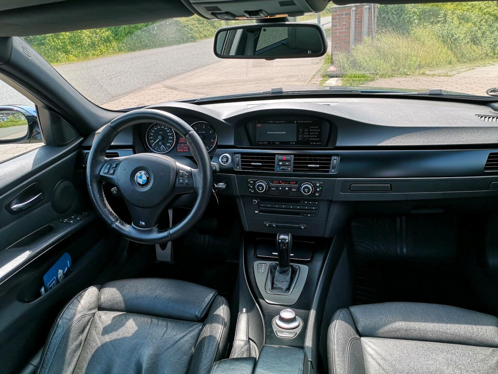 BMW 325 2007 — interior