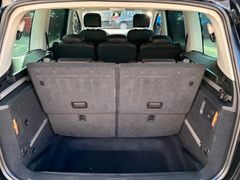 Fahrzeugabbildung Seat Alhambra FR-Line Navi Leder Xenon Sitzh 7.Sitze