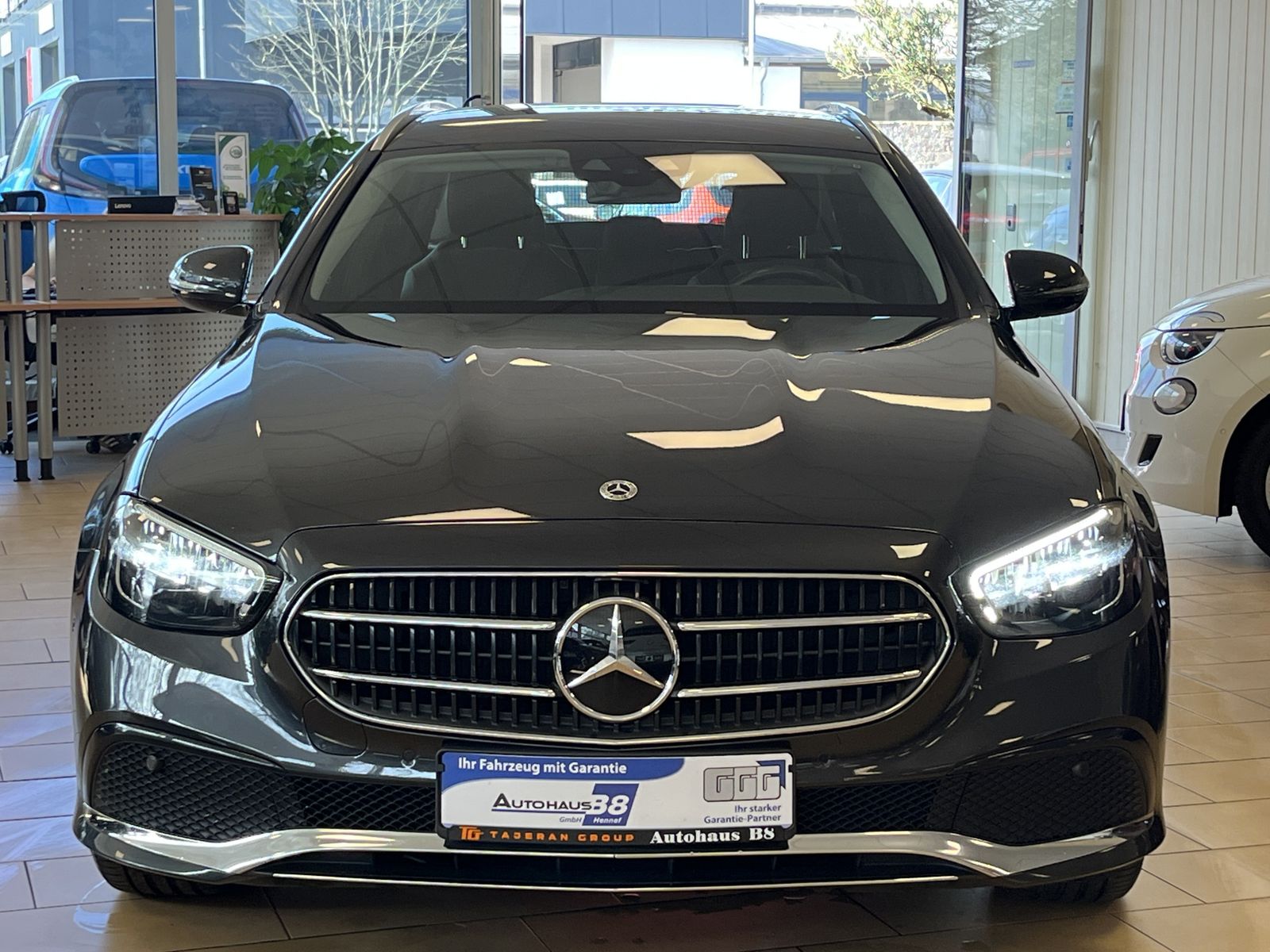 Mercedes-Benz E 300 de*ACC*Cam*AHK*NAVI*Teilleder*SHZ*ST-Heiz imagem 2