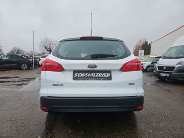 Bild 4 Ford Focus Turnier Business Navi Ambientebeleuchtung