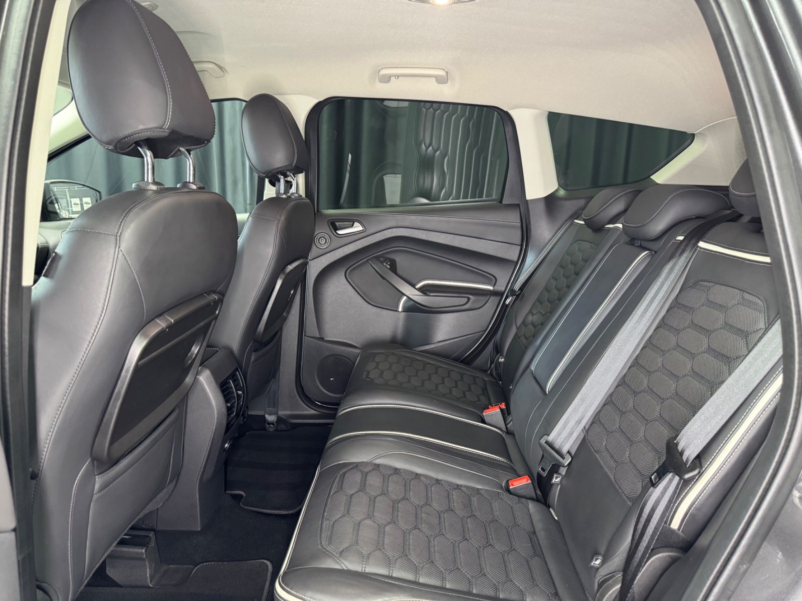 Fahrzeugabbildung Ford Kuga Vignale|SONY|AHK|NAVI|LEDER