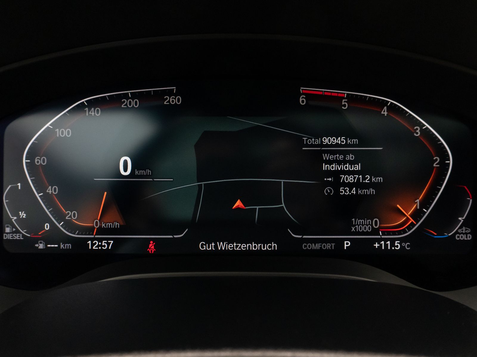 Fahrzeugabbildung BMW 540d xD M Sport Panorama 360°HUD B&W NightVision