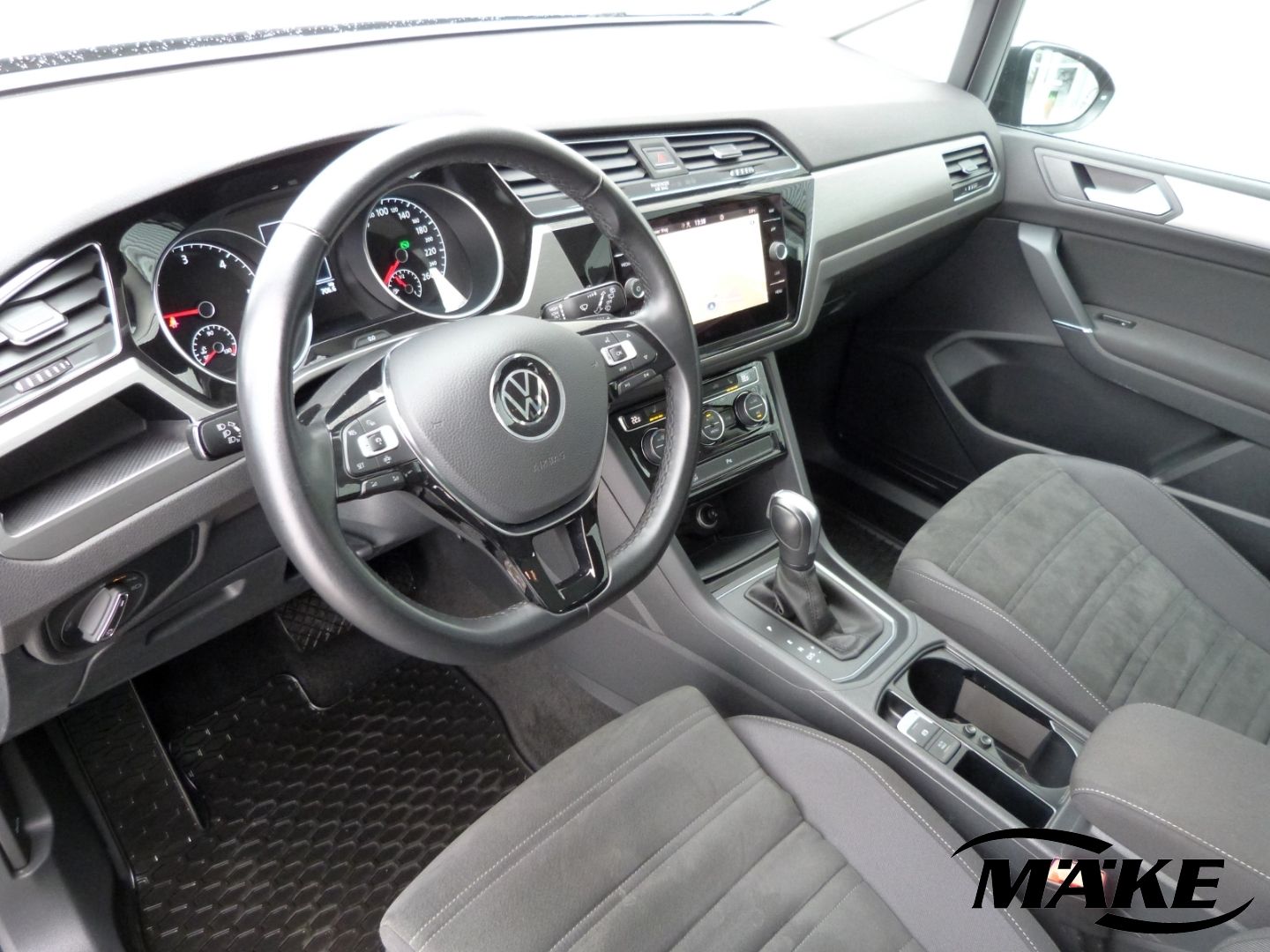 Touran 2.0 TDI DSG, ACC, LED, SHZ, Navi, Digital