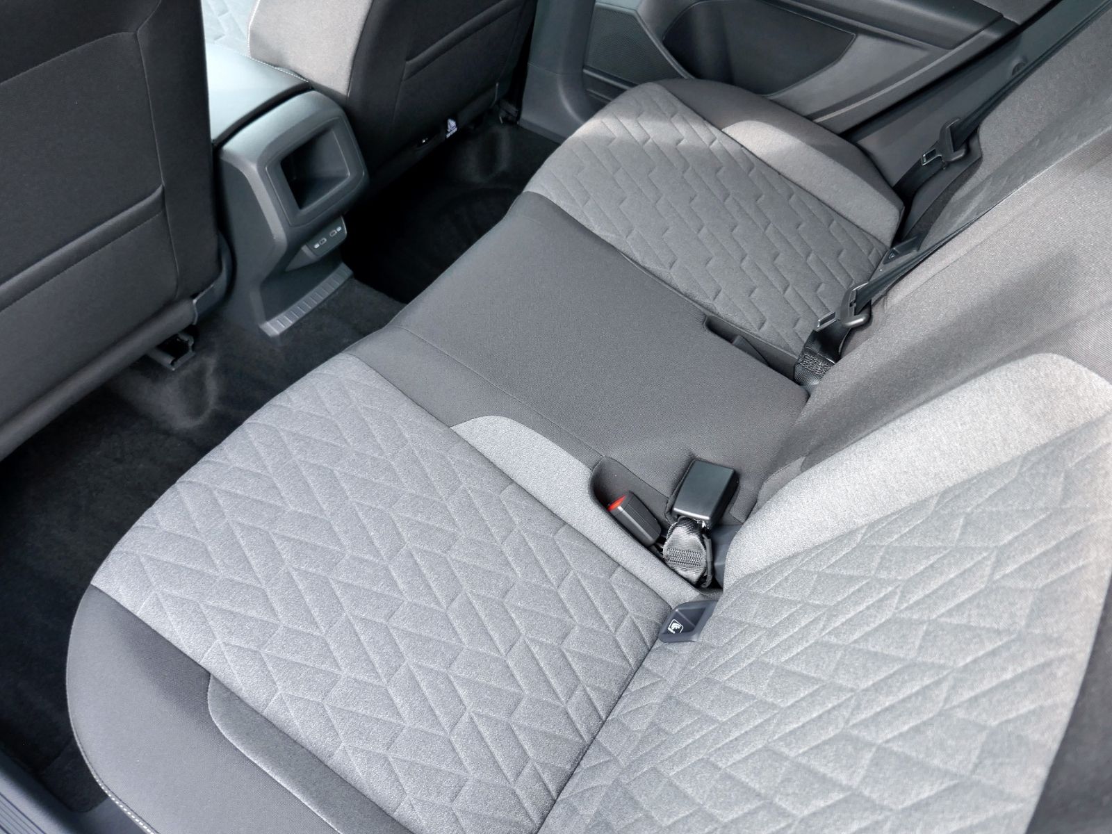 Fahrzeugabbildung Volkswagen T-Cross Life 1.0 TSI DSG | LED ACC